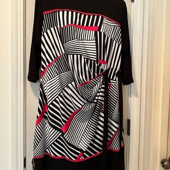 Shelby & Palmer 1X mod black, red, white stripe dress with side gather - Picture 7 of 8